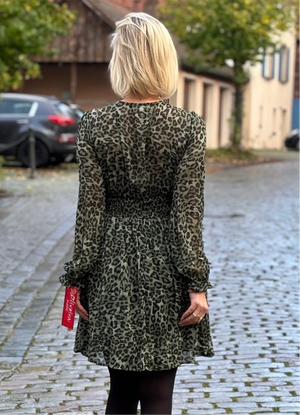 Kleid.