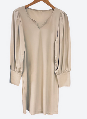 Kleid.