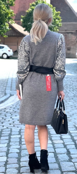 Kleid.
