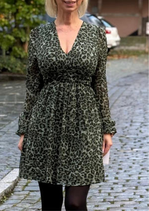 Kleid.