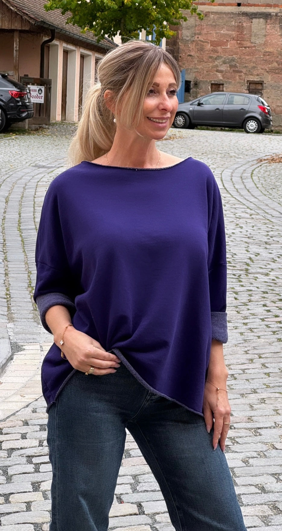 Sweatshirt