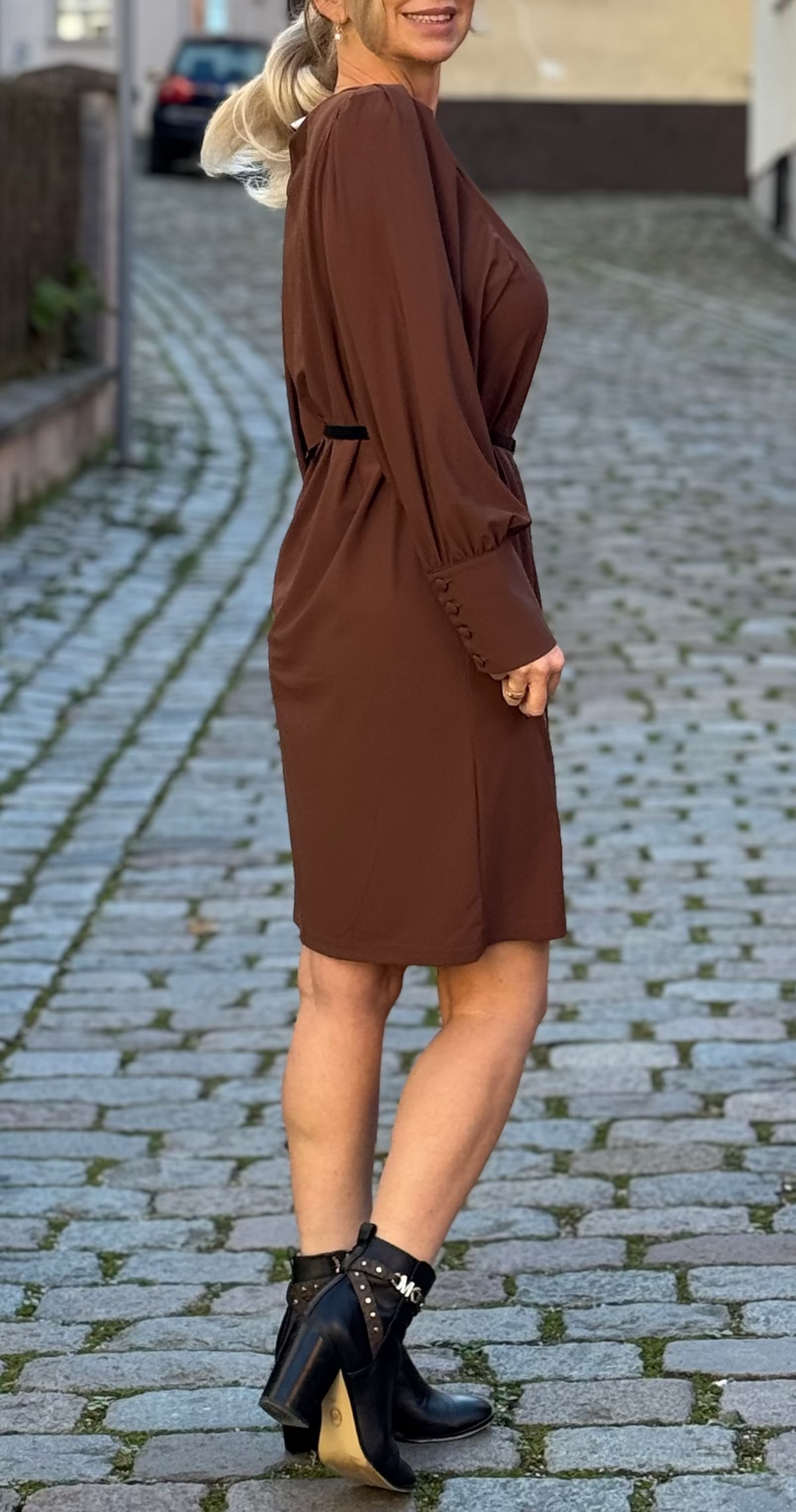 Kleid.