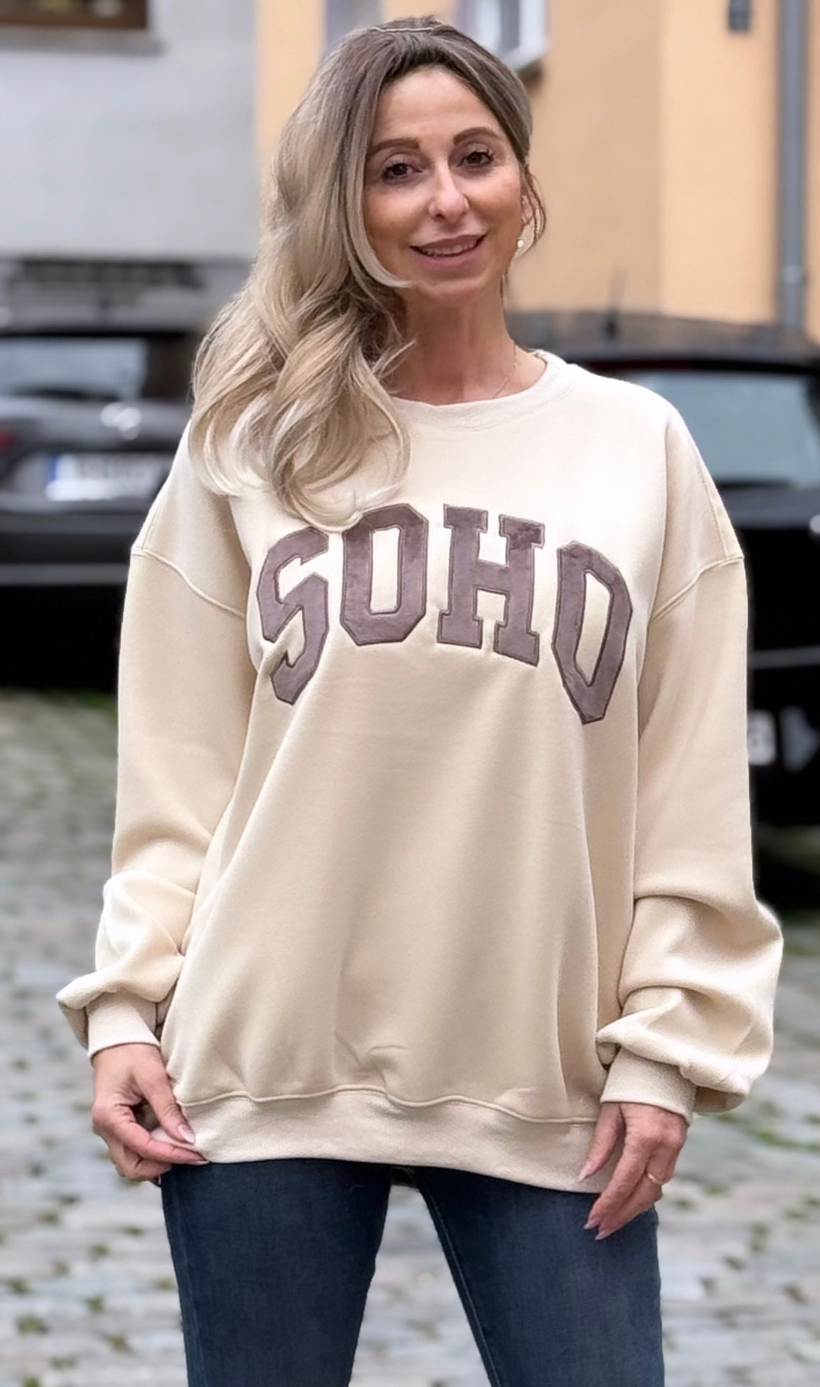 Sweatshirt