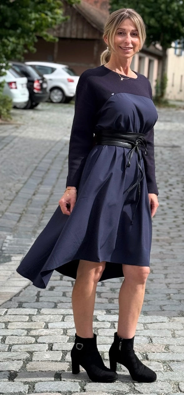 Kleid.