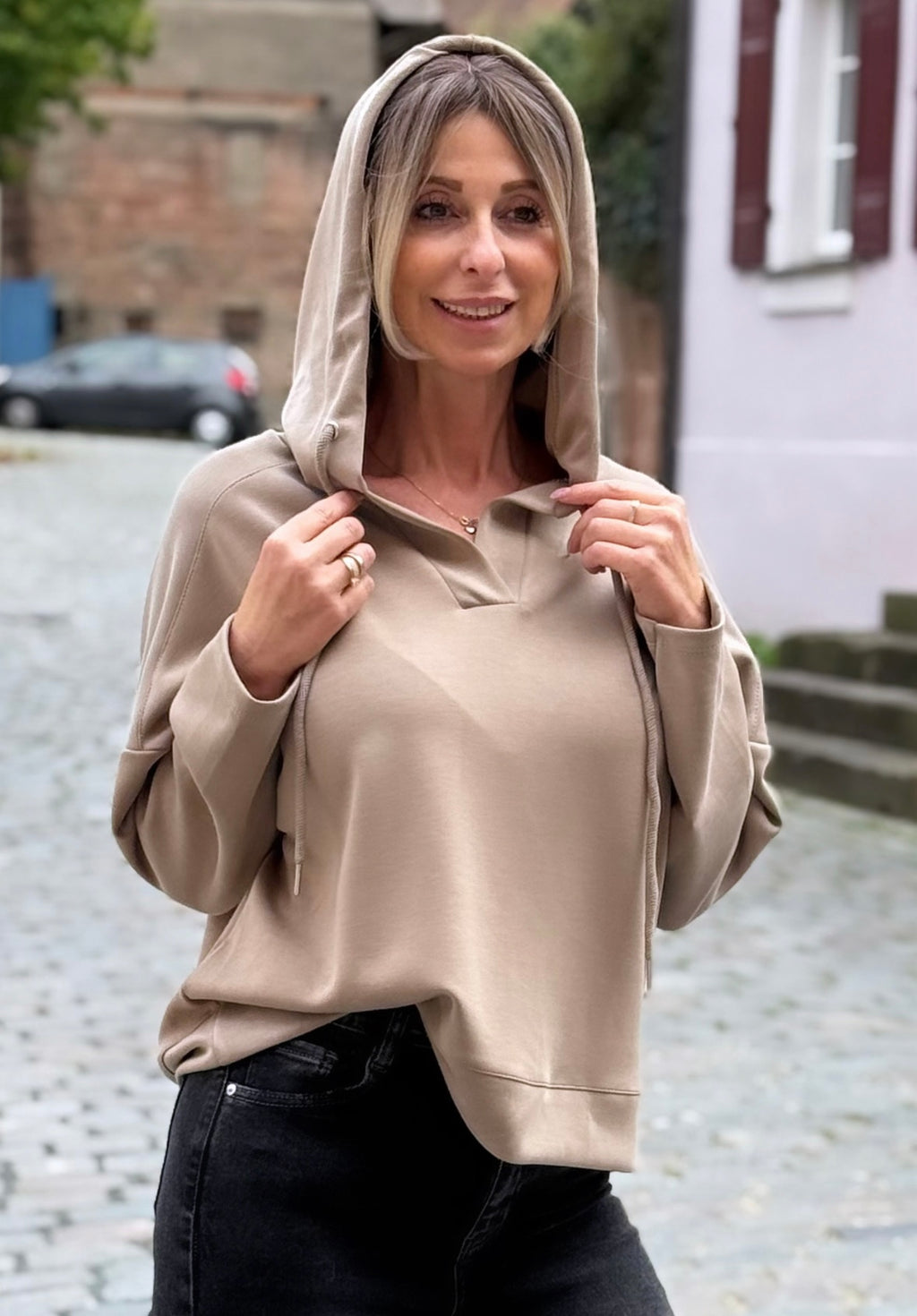 Sweatshirt
