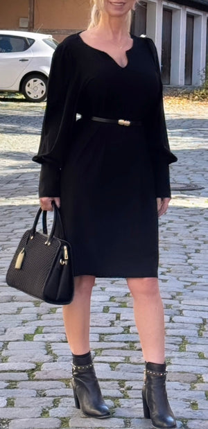 Kleid.