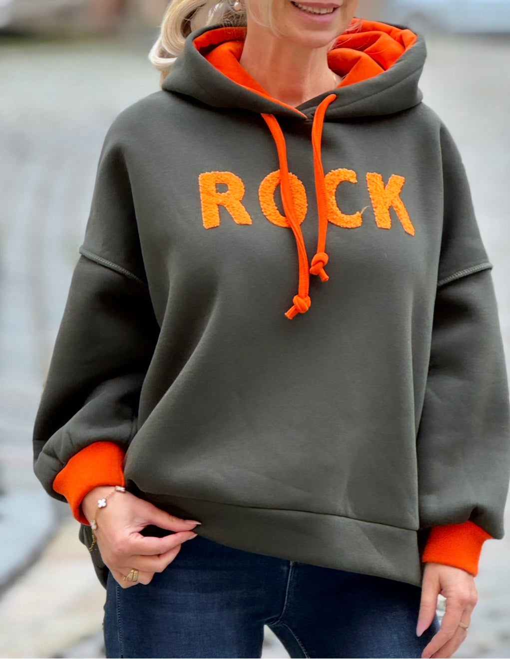 Sweatshirt